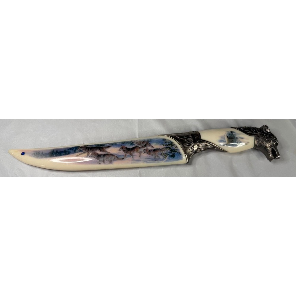 Wolf Pack Decorative Collector Knife with Wolf Head Pommel & Winter Scene Sheath